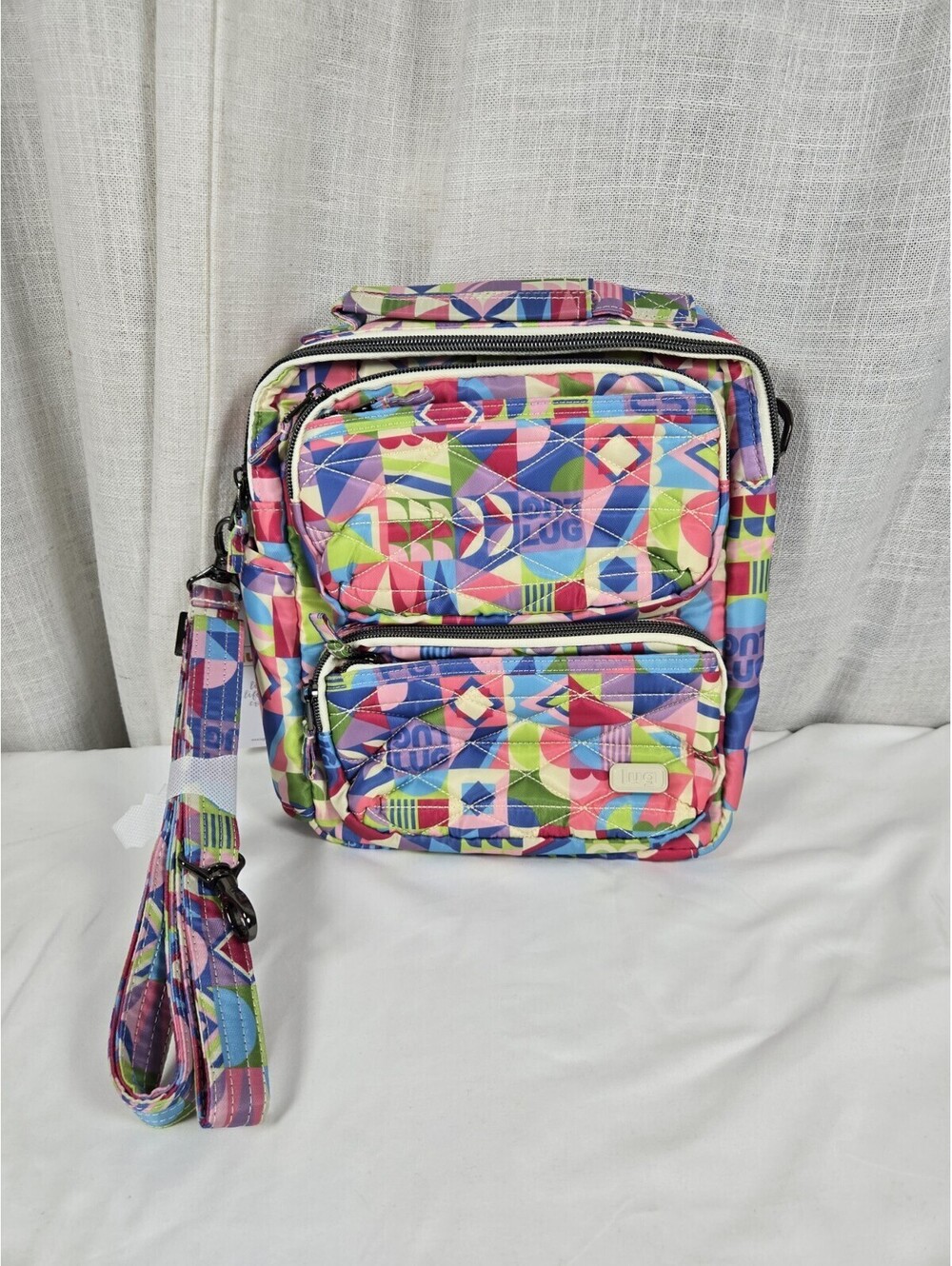 Lug BNWT Compass Crossbody Travel Bag Color "it's a small world"